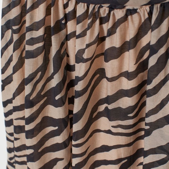 NWT H&M Black Tan Zebra striped mini dress size 8 - Picture 2 of 8